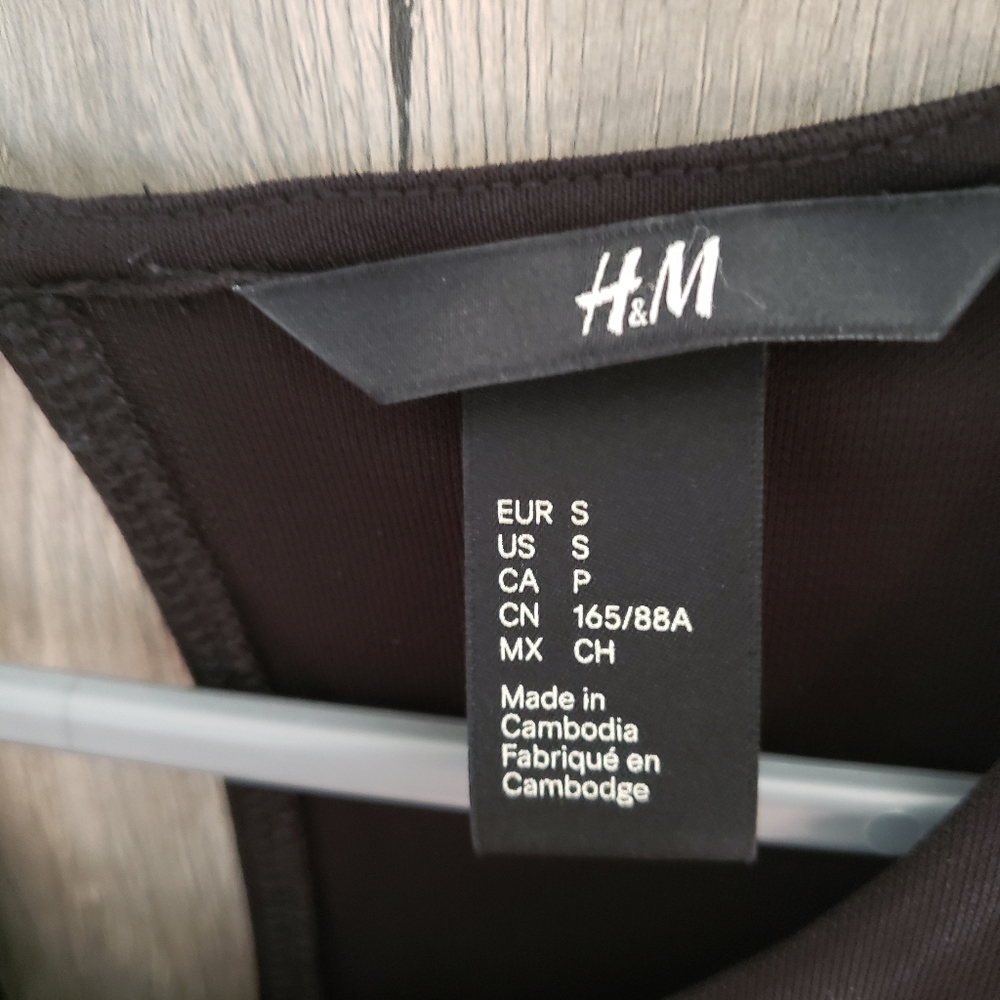 H&M Top - Picture 4 of 4
